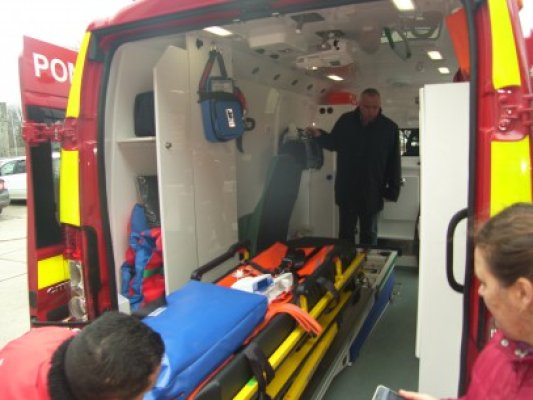 ISU Dobrogea a primit trei ambulanţe de prim ajutor